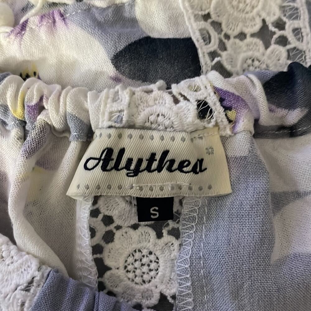 Alythea off the shoulder flutter sleeve floral crop blouse - Picture 3 of 4